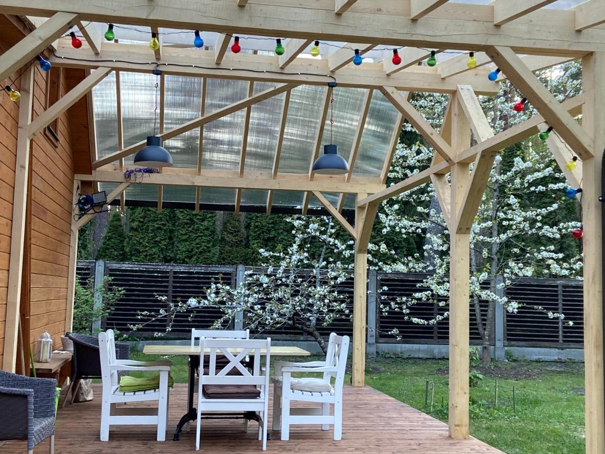 Forest House With Outdoor Hot Tub Jūrkalne 외부 사진