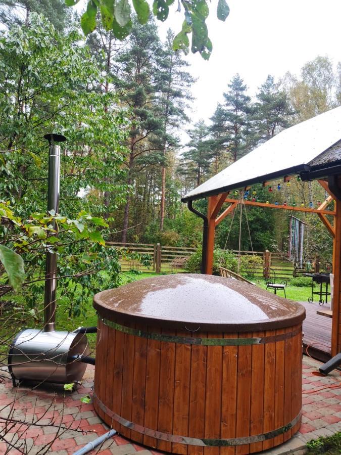 Forest House With Outdoor Hot Tub Jūrkalne 외부 사진