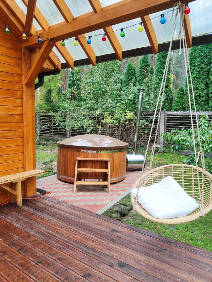 Forest House With Outdoor Hot Tub Jūrkalne 외부 사진