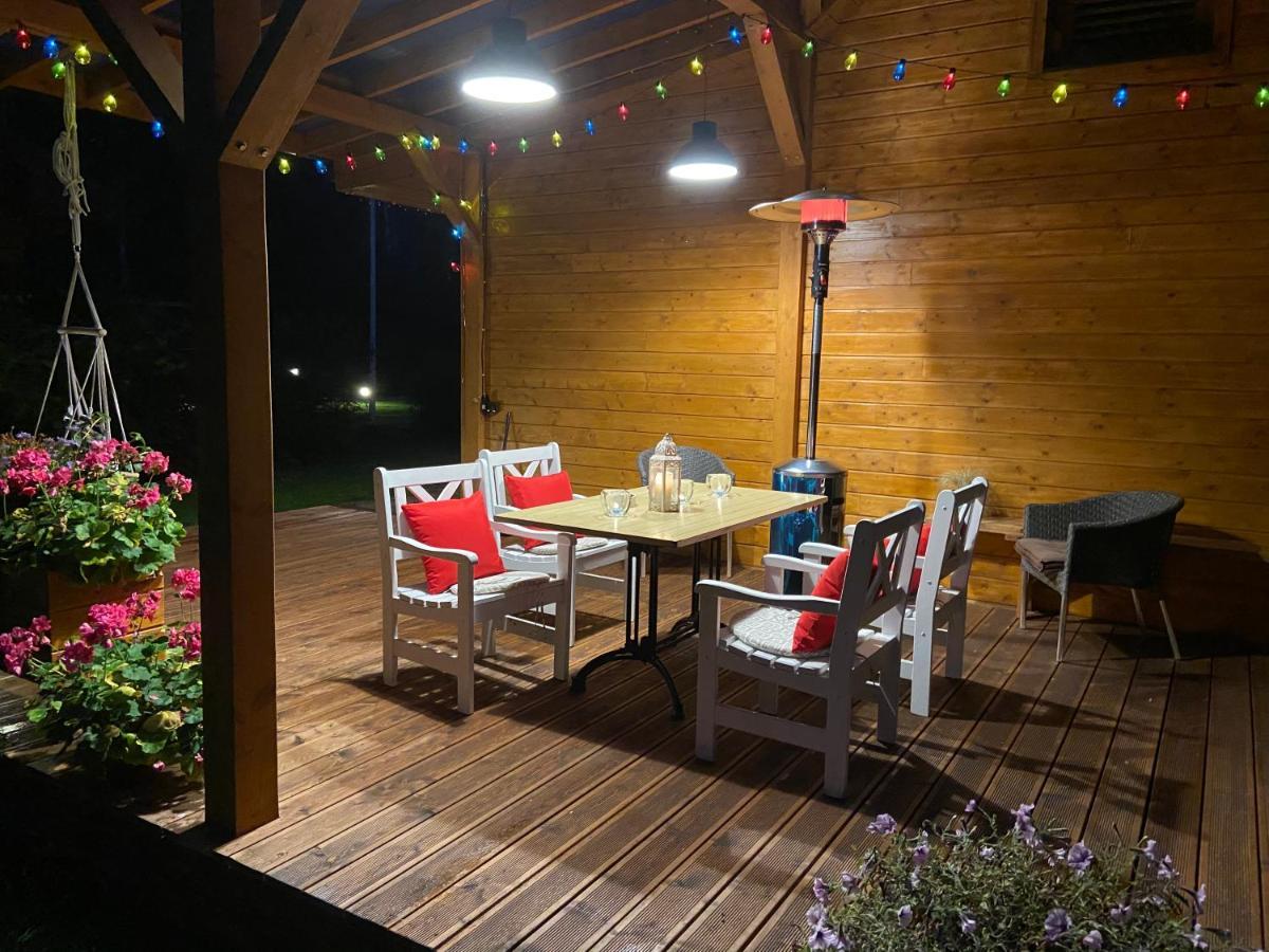 Forest House With Outdoor Hot Tub Jūrkalne 외부 사진