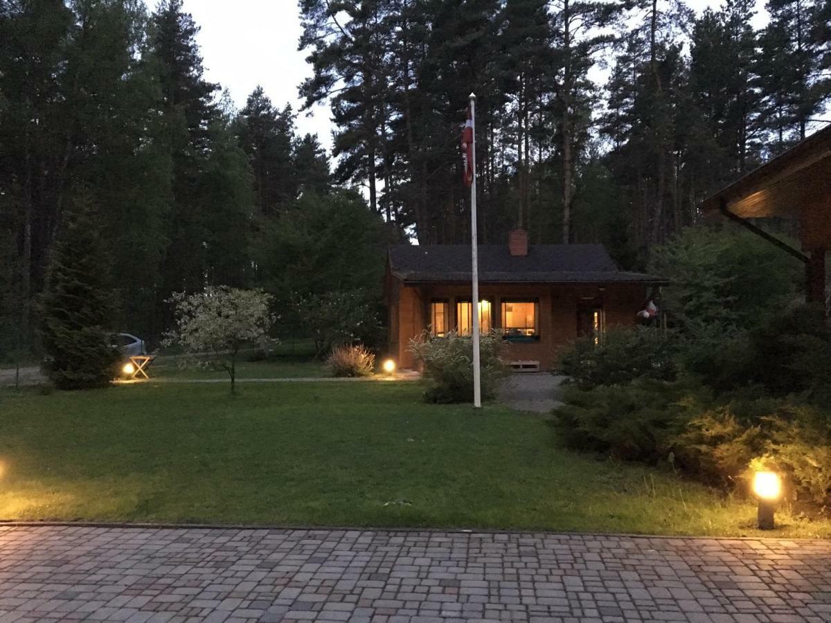 Forest House With Outdoor Hot Tub Jūrkalne 외부 사진