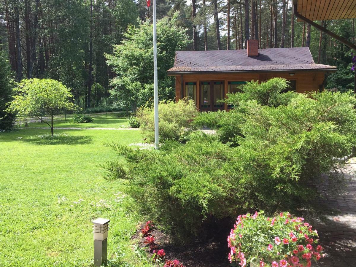 Forest House With Outdoor Hot Tub Jūrkalne 외부 사진